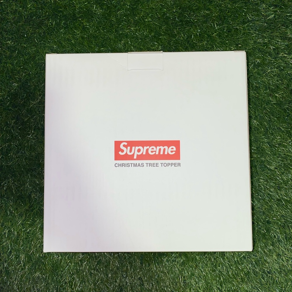 Supreme Silver Projecting Christmas Tree Topper